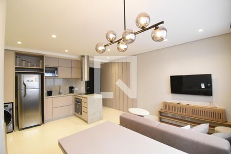 Sala e Cozinha de apartamento para alugar com 1 quarto, 50m² em São Francisco, Curitiba