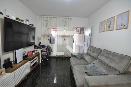 Sala de casa de condomínio para alugar com 2 quartos, 90m² em Vila Fidalgo, São Paulo