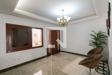 Casa para alugar com 4 quartos, 500m² em Letícia, Belo Horizonte