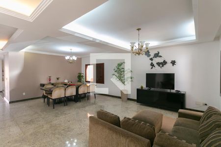 Casa para alugar com 4 quartos, 500m² em Letícia, Belo Horizonte