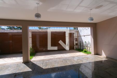 Casa para alugar com 4 quartos, 500m² em Letícia, Belo Horizonte