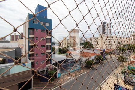 VISTA DA SACADA de apartamento para alugar com 3 quartos, 70m² em Vila Itapura, Campinas