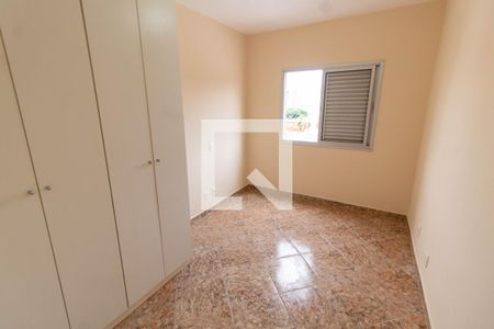 QUARTO 1 de apartamento para alugar com 3 quartos, 70m² em Vila Itapura, Campinas