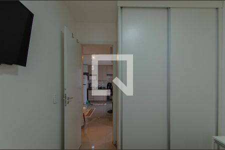 Quarto 2 de apartamento para alugar com 2 quartos, 55m² em Vila Monumento, São Paulo
