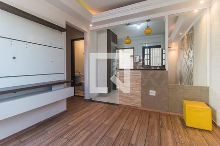 Sala de casa de condomínio para alugar com 2 quartos, 64m² em Jardim Layr, Mogi das Cruzes