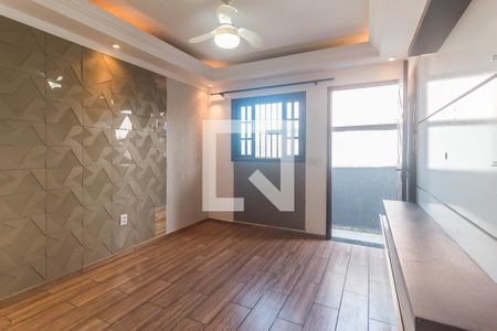 Sala de casa de condomínio para alugar com 2 quartos, 64m² em Jardim Layr, Mogi das Cruzes