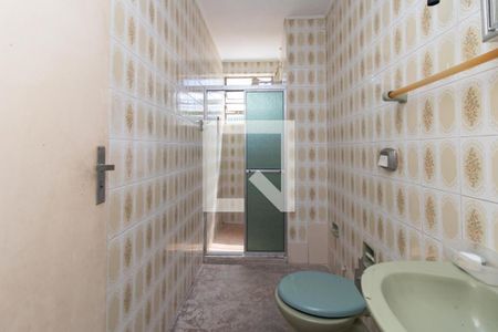 Banheiro de apartamento à venda com 1 quarto, 53m² em Santa Tereza, Porto Alegre