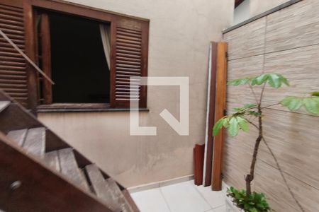 Área de Luz de casa à venda com 3 quartos, 215m² em Parque Jambeiro, Campinas