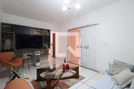 Sala de casa para alugar com 3 quartos, 150m² em Osvaldo Rezende, Uberlândia