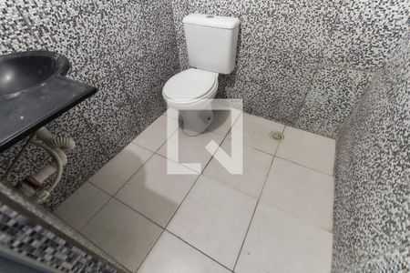Banheiro de casa para alugar com 1 quarto, 40m² em Jardim Margarida, São Paulo