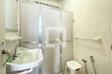 Banheiro da Suíte de apartamento para alugar com 1 quarto, 45m² em Funcionários, Belo Horizonte