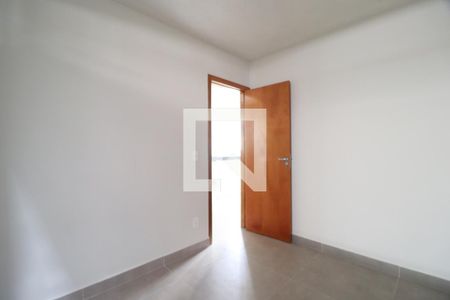 Quarto 1 de apartamento para alugar com 2 quartos, 47m² em Shopping Park, Uberlândia