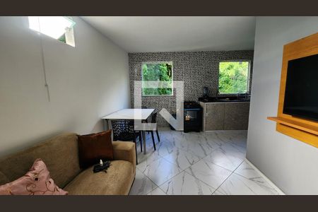 Sala  de apartamento para alugar com 1 quarto, 45m² em Brotas, Salvador