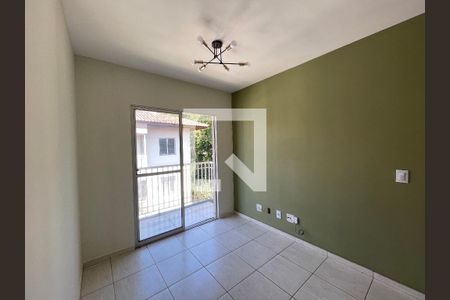 Sala de apartamento para alugar com 2 quartos, 55m² em Centro, Cotia