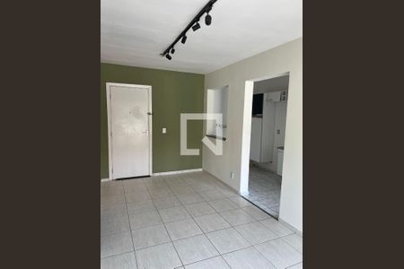Sala de apartamento para alugar com 2 quartos, 55m² em Centro, Cotia