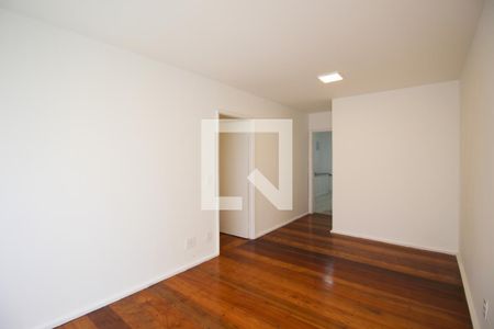 Sala de apartamento para alugar com 3 quartos, 85m² em Itaim Bibi, São Paulo