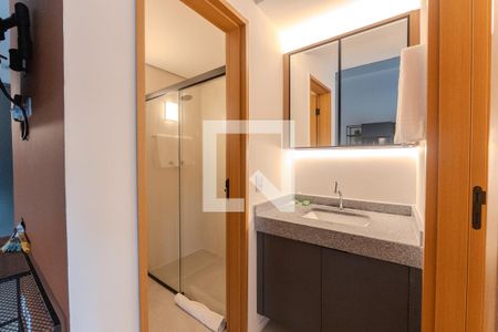 Banheiro de kitnet/studio para alugar com 1 quarto, 42m² em República, São Paulo