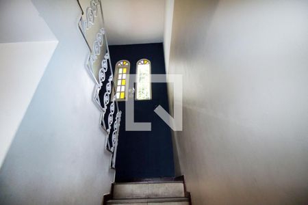 Sala - Escada 2º piso de casa para alugar com 4 quartos, 335m² em Vila Kosmos, Rio de Janeiro