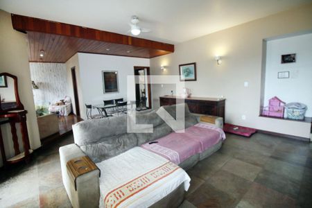 Sala de casa para alugar com 4 quartos, 335m² em Vila Kosmos, Rio de Janeiro