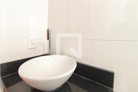 Banheiro de apartamento para alugar com 2 quartos, 50m² em Parque da Figueira, Campinas