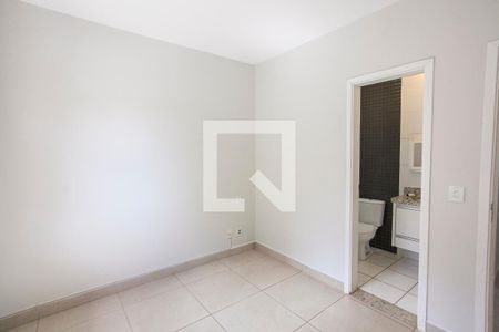 Suite de apartamento para alugar com 3 quartos, 77m² em Laranjeiras, Uberlândia