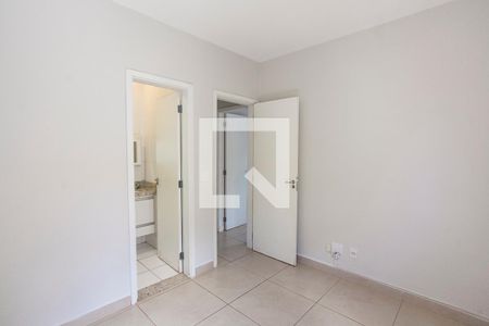 Suite de apartamento para alugar com 3 quartos, 77m² em Laranjeiras, Uberlândia