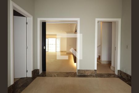 Hall de entrada de casa de condomínio à venda com 4 quartos, 483m² em Jardim Guedala, São Paulo