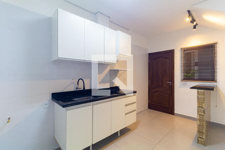 Cozinha de casa de condomínio para alugar com 2 quartos, 52m² em Vila Ema, São Paulo
