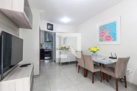 Sala de casa de condomínio para alugar com 2 quartos, 64m² em Itaquera, São Paulo