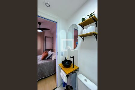 Banheiro de kitnet/studio para alugar com 1 quarto, 17m² em Mooca, São Paulo