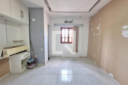 Quarto de casa para alugar com 1 quarto, 90m² em Parque Paulista, Duque de Caxias