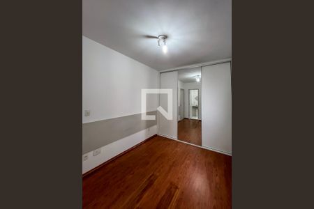 Suite de apartamento à venda com 2 quartos, 57m² em Vila Liviero, São Paulo