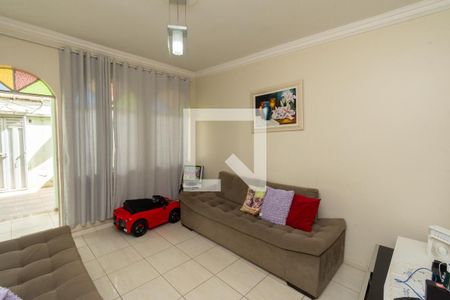 Casa1 - Sala de casa à venda com 6 quartos, 500m² em Novo Riacho, Contagem
