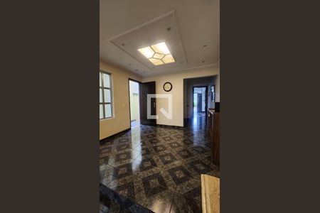 Sala de casa à venda com 4 quartos, 220m² em Jardim Popular, São Paulo