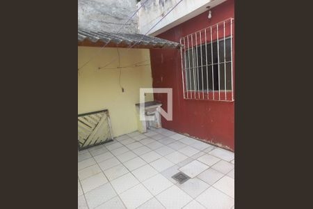 Área externa de casa para alugar com 2 quartos, 125m² em Vila Marcondes, Carapicuíba