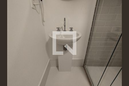 Banheiro - torneira de apartamento para alugar com 1 quarto, 30m² em Vila Gumercindo, São Paulo