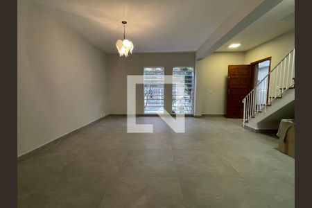 Sala de casa para alugar com 4 quartos, 180m² em Parque Continental, São Paulo