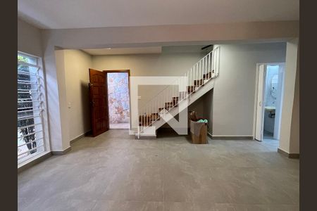 Sala de casa para alugar com 4 quartos, 180m² em Parque Continental, São Paulo