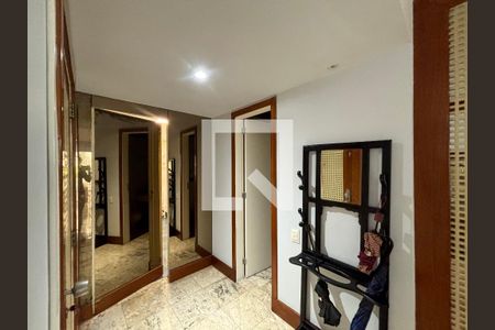 Sala 2 - hall de entrada de apartamento à venda com 3 quartos, 243m² em Copacabana, Rio de Janeiro