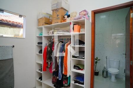 Closet da suíte 1 de casa para alugar com 3 quartos, 150m² em Ponta Grossa, Maricá