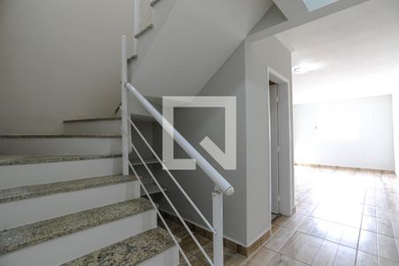 Escada de apartamento para alugar com 3 quartos, 131m² em Vila Mogi Moderno, Mogi das Cruzes