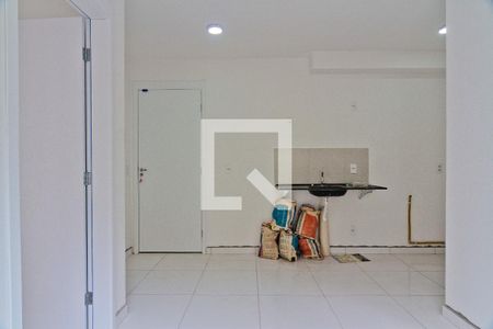 Sala/cozinha de apartamento para alugar com 2 quartos, 32m² em Parque Pan Americano, São Paulo