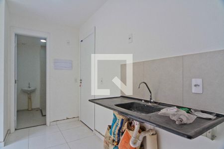 Sala/cozinha de apartamento para alugar com 2 quartos, 32m² em Parque Pan Americano, São Paulo