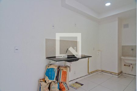 Sala/cozinha de apartamento para alugar com 2 quartos, 32m² em Parque Pan Americano, São Paulo