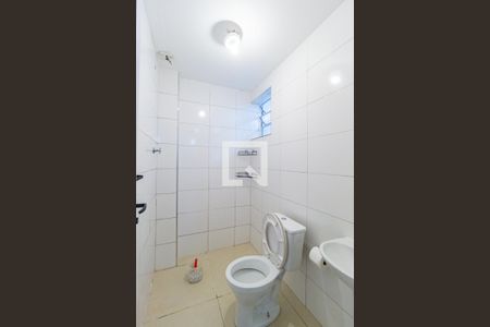 Banheiro de kitnet/studio para alugar com 1 quarto, 60m² em Mooca, São Paulo