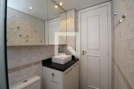 Banheiro da Suíte de apartamento para alugar com 3 quartos, 65m² em Mossunguê, Curitiba