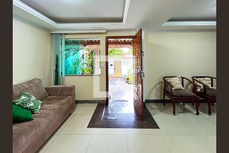 Casa à venda com 5 quartos, 278m² em Alípio de Melo, Belo Horizonte