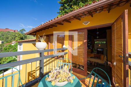 VARANDA de casa à venda com 6 quartos, 442m² em Santa Lúcia, Belo Horizonte