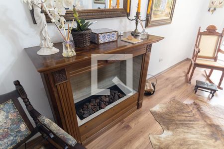 Sala de Estar -Lareira de casa à venda com 3 quartos, 280m² em Aclimação, São Paulo