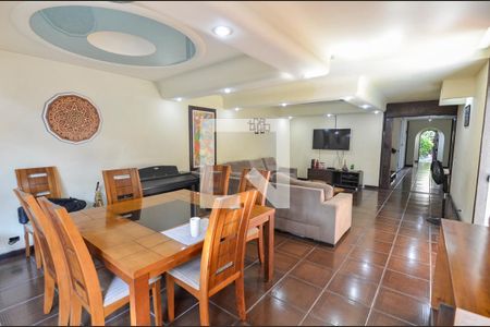 Sala de casa à venda com 4 quartos, 504m² em São Francisco Xavier, Rio de Janeiro